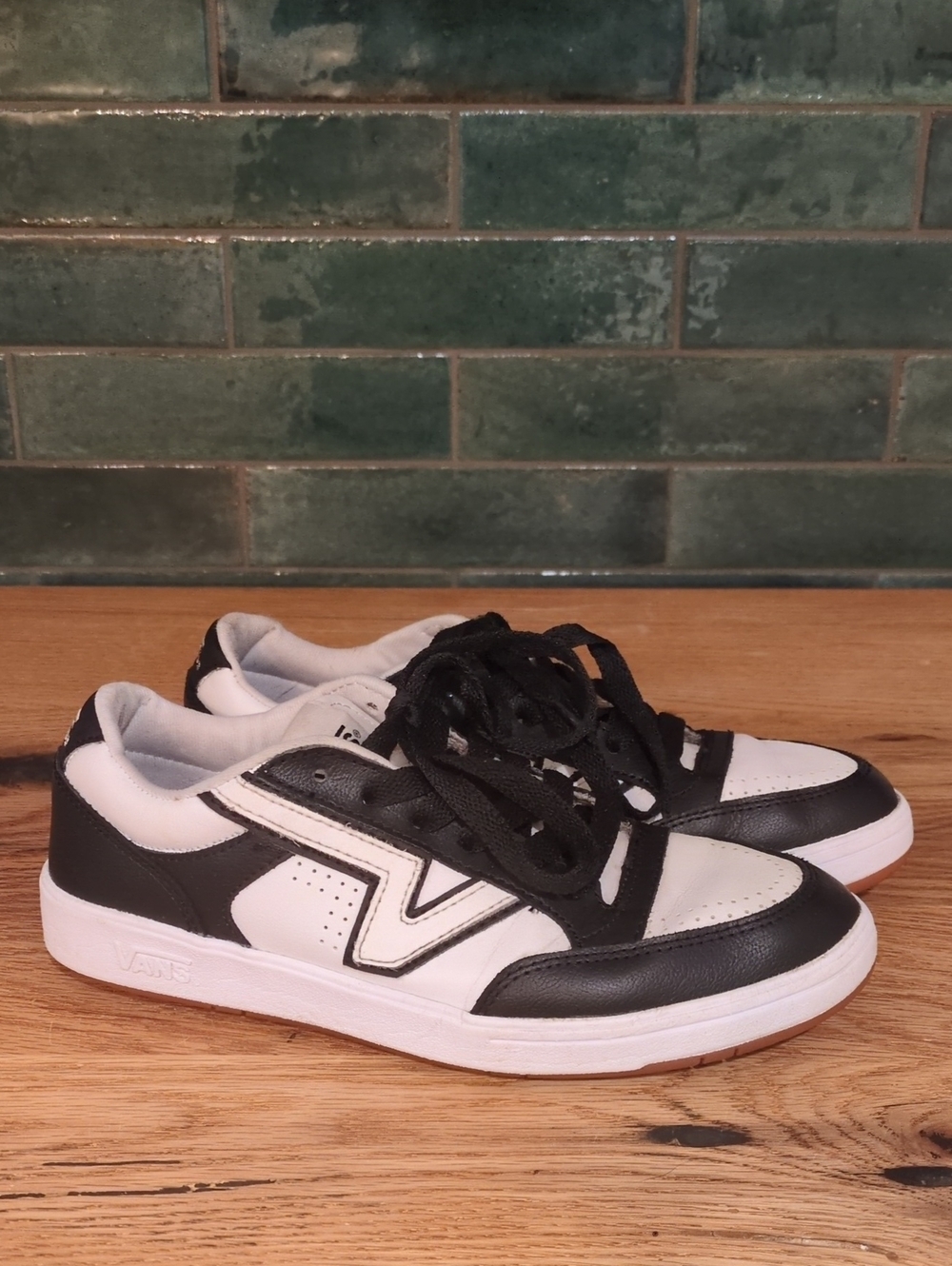 Vans Lowland CC Black White Leather Skate Sneakers Men's 6.5 Women's 8 EUC